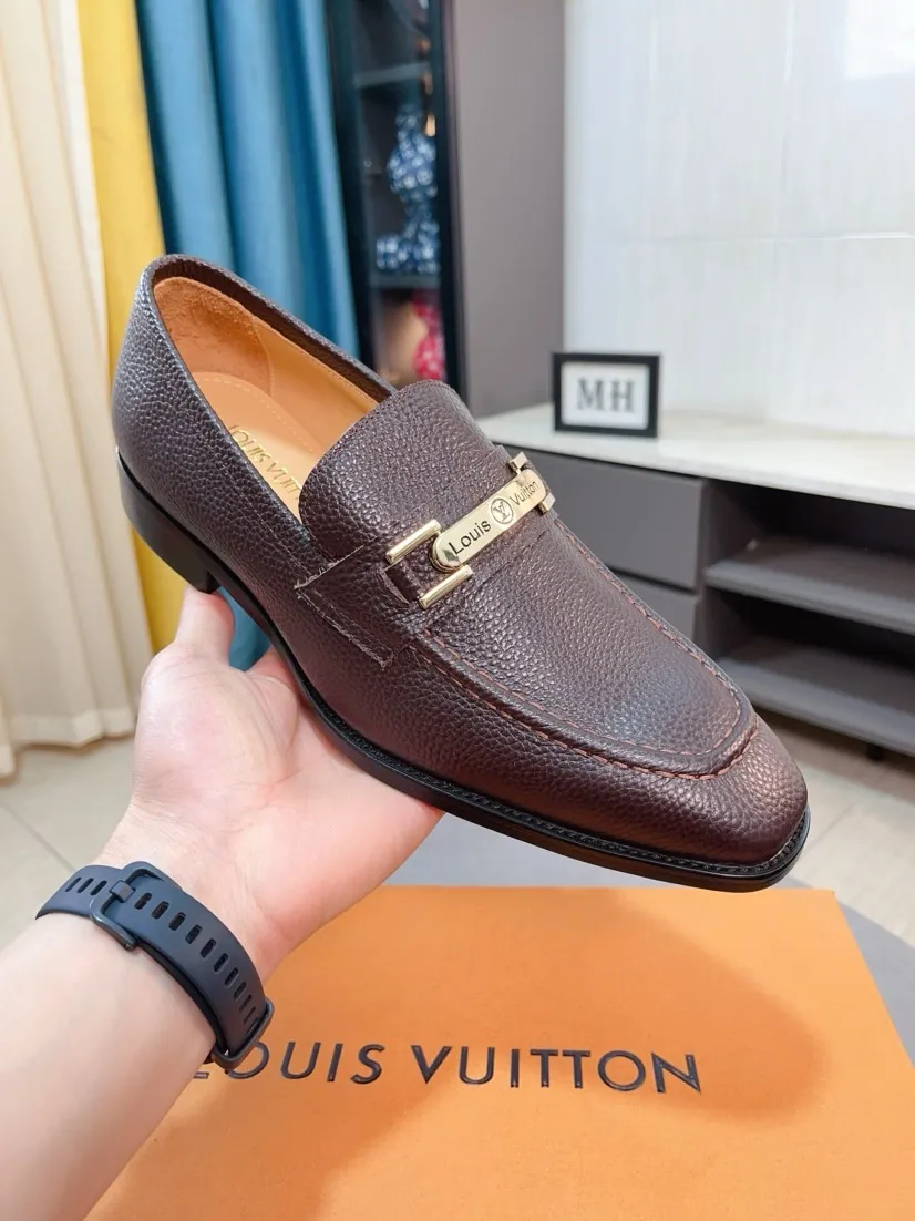 Men's men's shoes 💰500🌸🌸 [Louis Vuitton (LV)] High-end business formal leather shoes 🍀 luxurious and elegant style, both practicality and style, professional focus on details and quality, counter original 1⃣️: 1⃣️ ultra-accurate reproduction 👍🏻! Material: The upper is made of imported original calfskin➕imported Italian cowhide leather. Original anti-slip and wear-resistant outsole! Code number: 38--44 (45 customized)